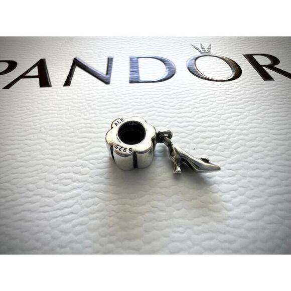 ⭐️BOGO FREE⭐️ EUC Pandora Dangle Stiletto High Heel Shoe Charm 925 ALE - Picture 1 of 3